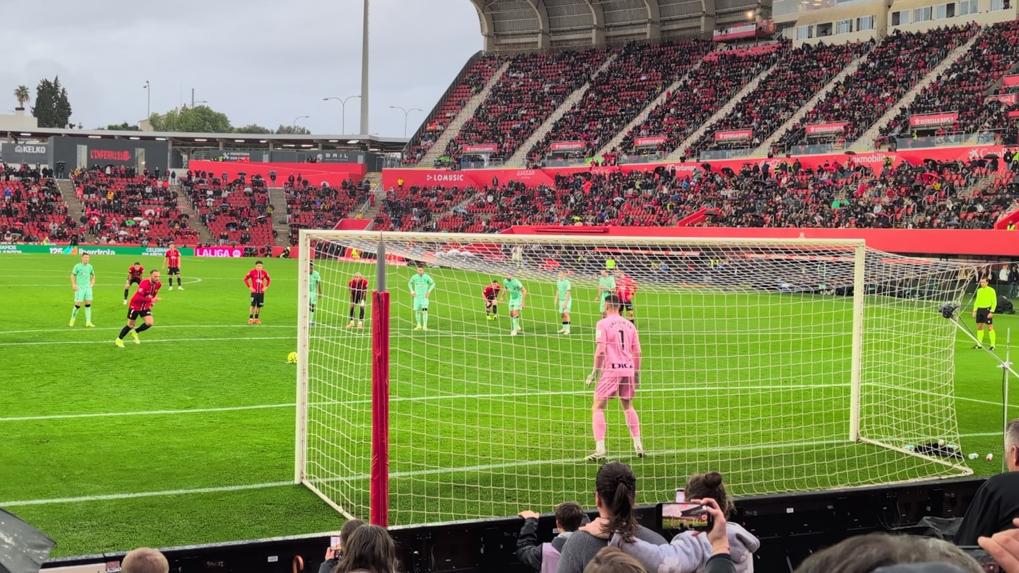 Game Day Tech: How Updates Reach You